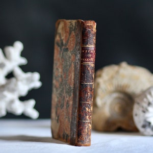 Rare antique ‘The Vicar of Wakefield’ by Dr. Goldsmith. Circa 1790. Cooke’s Edition. Gilt lettering. Half-leather cover. Decorative book.