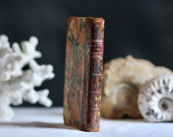 Rare antique ‘The Vicar of Wakefield’ by Dr. Goldsmith. Circa 1790. Cooke’s Edition. Gilt lettering. Half-leather cover. Decorative book.