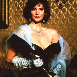 Lesley Ann Warren Signed 8x10 Photo (Beckett COA)
