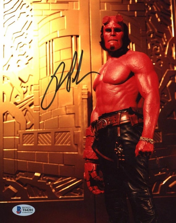 Ron Perlman Signed "Hellboy" 8x10 Photo (Beckett COA) Hellboy