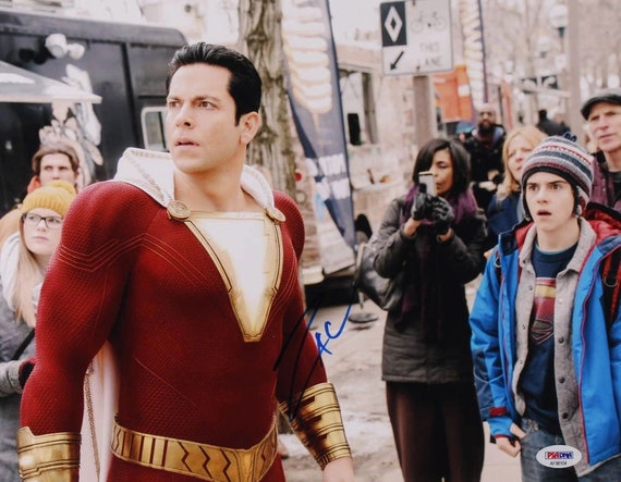 Zachary Levi Signed "Shazam!" 11x14 Photo (PSA Hologram) Billy Batson / Shazam