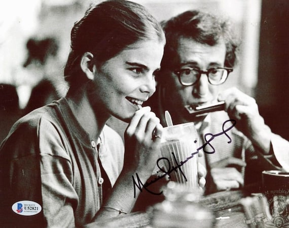 Mariel Hemingway Signed "Manhattan" 8x10 Photo (Beckett COA) Tracy