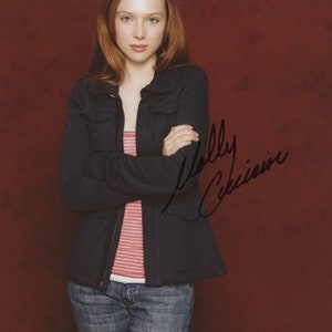 Molly Quinn Signed 8x10 Photo (Beckett COA)