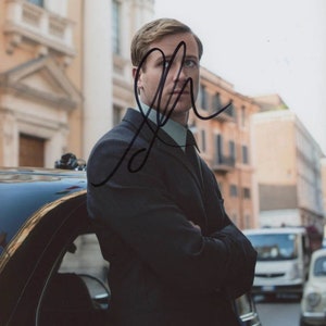 Armie Hammer Signed 8x10 Photo (Beckett COA)