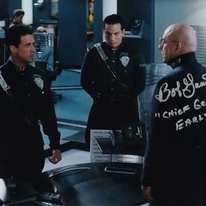 Bob Gunton Signed &quot;Demolition Man&quot; 11x14 Photo Inscribed &quot;Chief George Earle&quot; (ACOA COA) Chief George Earle