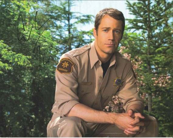 Colin Ferguson Signed Eureka Photo (WhizAuth COA)