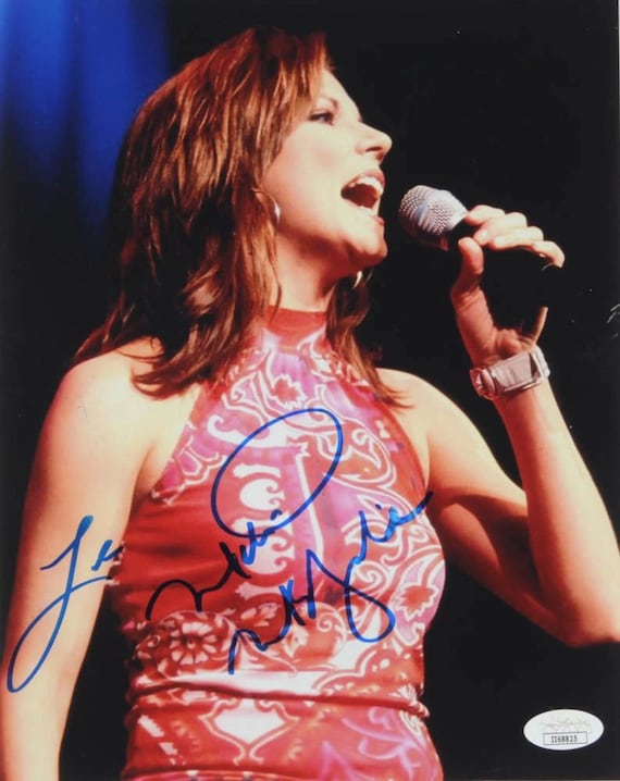 Martina McBride Signed 8x10 Photo Inscirbed "Love" (JSA COA)