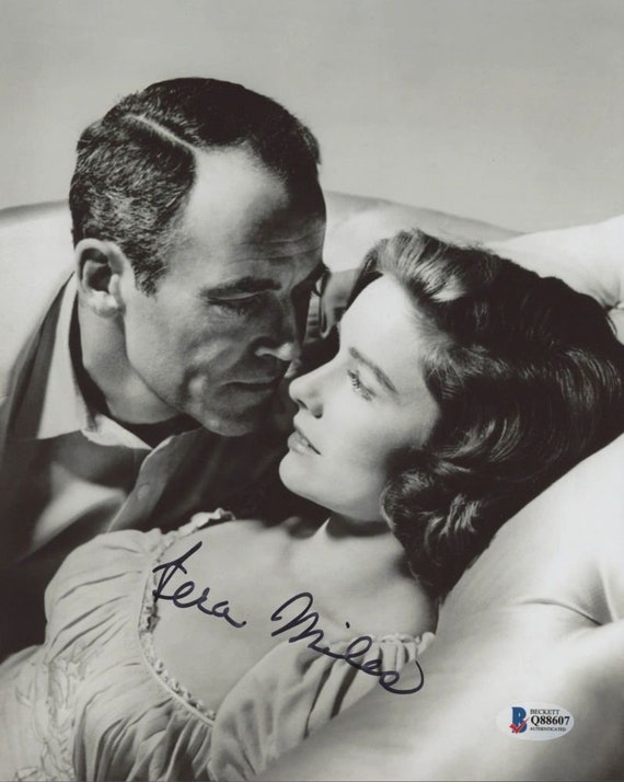 Vera Miles Signed "The Wrong Man" 8x10 Photo (Beckett COA)