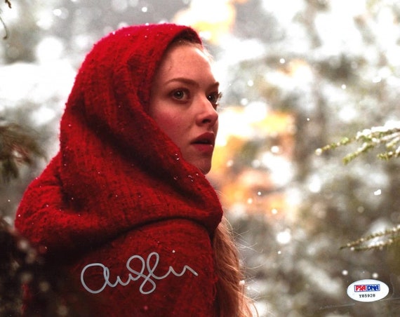 Amanda Seyfried Signed "Red Riding Hood" 8x10 Photo (PSA COA) Valerie