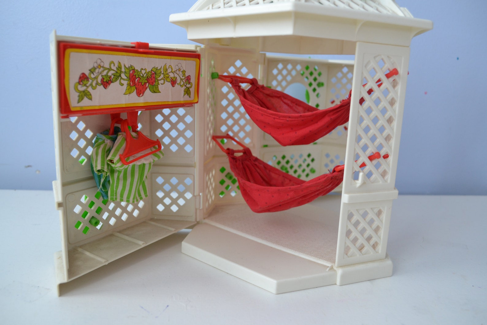 1980 Strawberry Shortcake GARDEN HOUSE Etsy