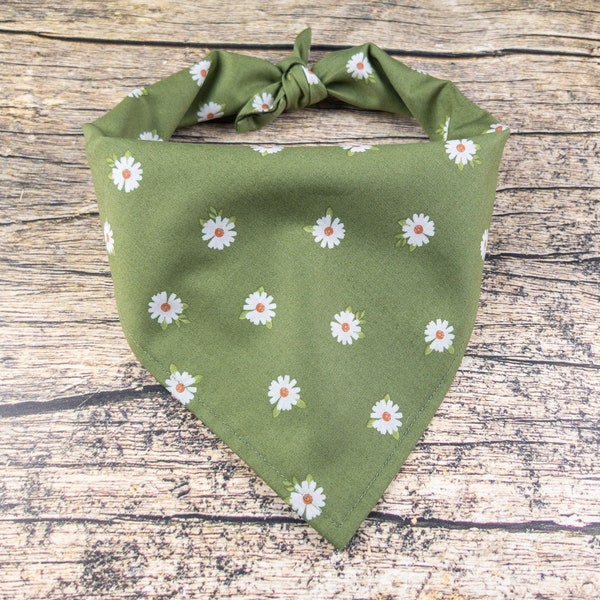 Green Daisy Dog Bandana | Green Dog Bandana | Summer Bandana for Dogs | Boho Dog Bandana | Flower Dog Bandana | Tie On Dog Scarf