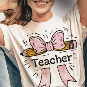 Trendy Teacher Pencil PNG met roze glitterstrik, sublimatieklare T-shirts mokken, bekers, wraps. voor voor- en achterkant ontwerp, aangepaste tekst