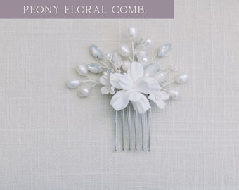 White Flower Hair Comb, Wedding Flower Hair Piece, Pearl Flower Hair Pin, Bride Flower Comb, Bridal Hair Piece, Crystal Floral Hair Pin