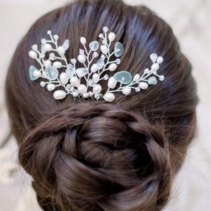 Sea Glass Hair Comb, Sea Glass Wedding Accessory, Coastal Wedding Hair Comb, Bridal Hair Accessory, Beach Wedding
