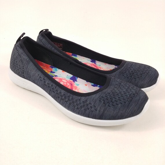 wide fit boat shoes ladies