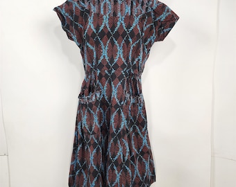 Vintage 1950s Swirl Brand Womens Brown & Blue Summer Wrap Day Dress w/ Pockets