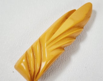 Vintage Butterscotch Bakelite Bar Carved Dress Lapel Clip