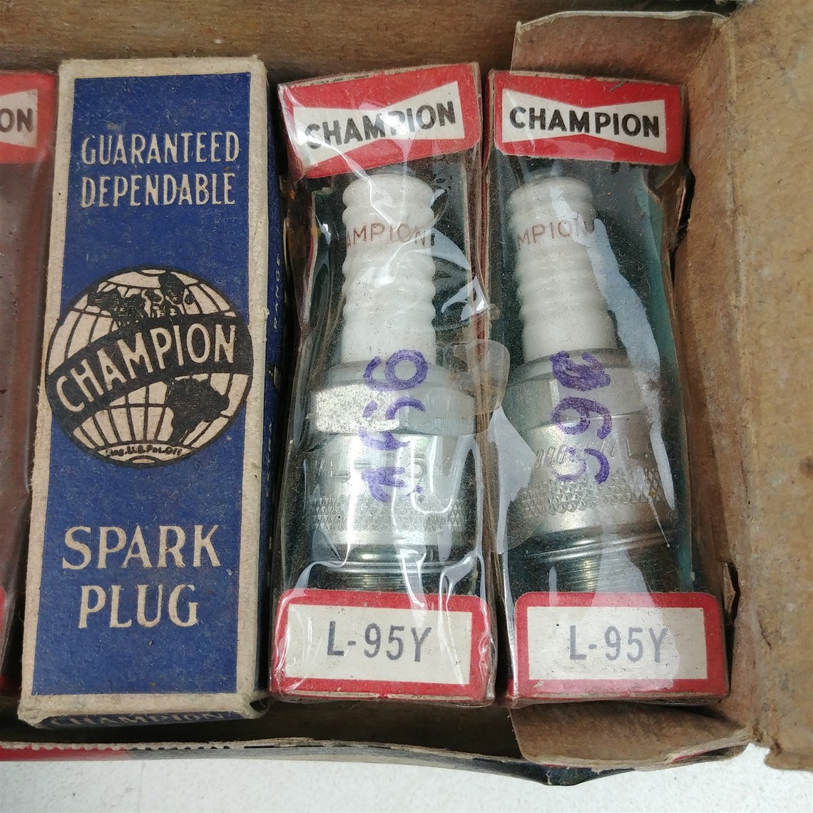 Champion Spark Plugs Vintage 2 L85 2 L95Y 1 J9 Etsy