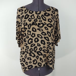 Julie&#39;s Closet Short Sleeve Leopard Animal Print Blouse Womens Size L - No Tag