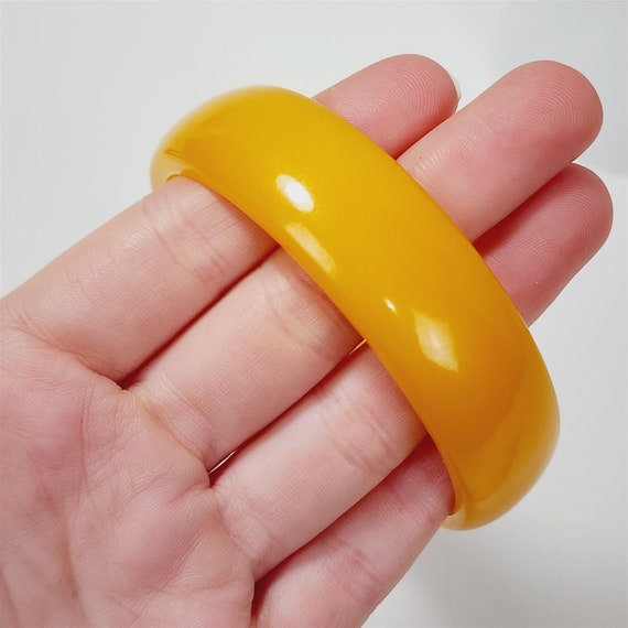 Vintage Yellow Butterscotch Bakelite Bangle Brace… - image 4