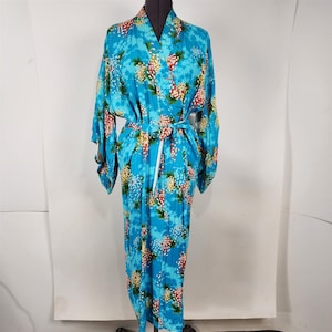 Vintage Blue Floral Japanese Kimono Robe