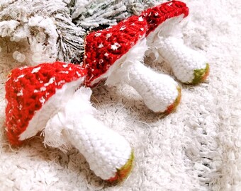 Crochet toadstool holiday decor, Christmas tree ornaments, Red Christmas decor, toadstool decor, Toadstool bauble, holiday wreath decor 1pc