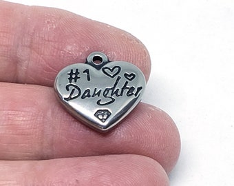 Corazón con palabra #1 hija, colgantes de acero inoxidable, plata antigua, encantos inspiradores