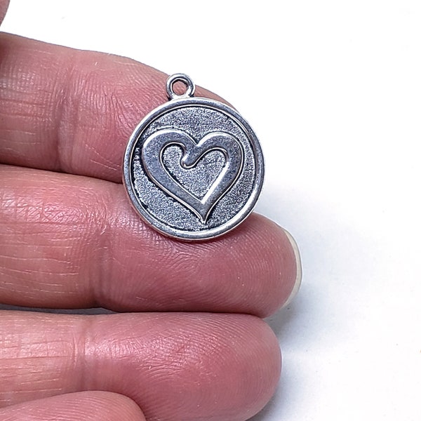 10Pcs Flat Round Charm with Heart, Tibetan Style Alloy Pendants, Antique Silver, Charms, Findings