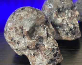 1pc 2” Natural Yooperlite Skull, Hand Carved Skull, Crystal gift