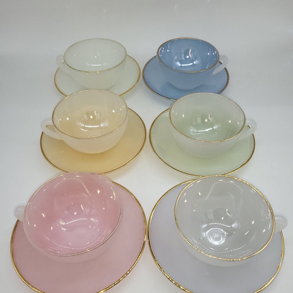 Opaline cup serving coffee vintage tea Harlequin Arcopal and its saucers