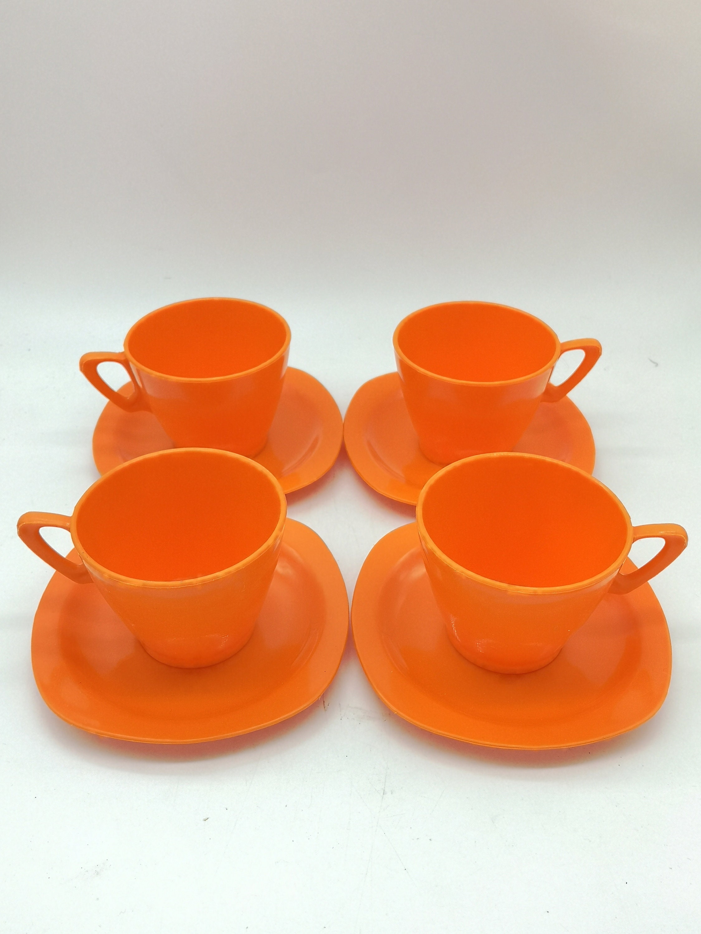 Lot 4 Tasses et Soucoupes Vintage Plastique Orange Made in Great Britain Liblware