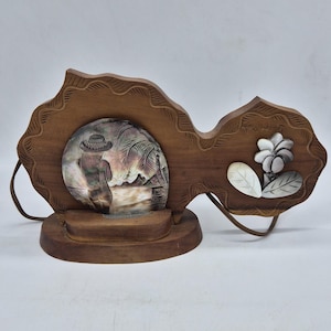 Lampe vintage en nacre gravée et bois exotique Tahiti années 70 décor tropical / Vintage Tahiti Mother of Pearl Table Lamp