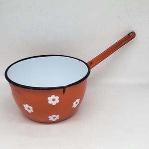 Lot de 3 casseroles vintages en tôle émaillée orange n°5099 – VIDE GRENIER US A HEUGAS
