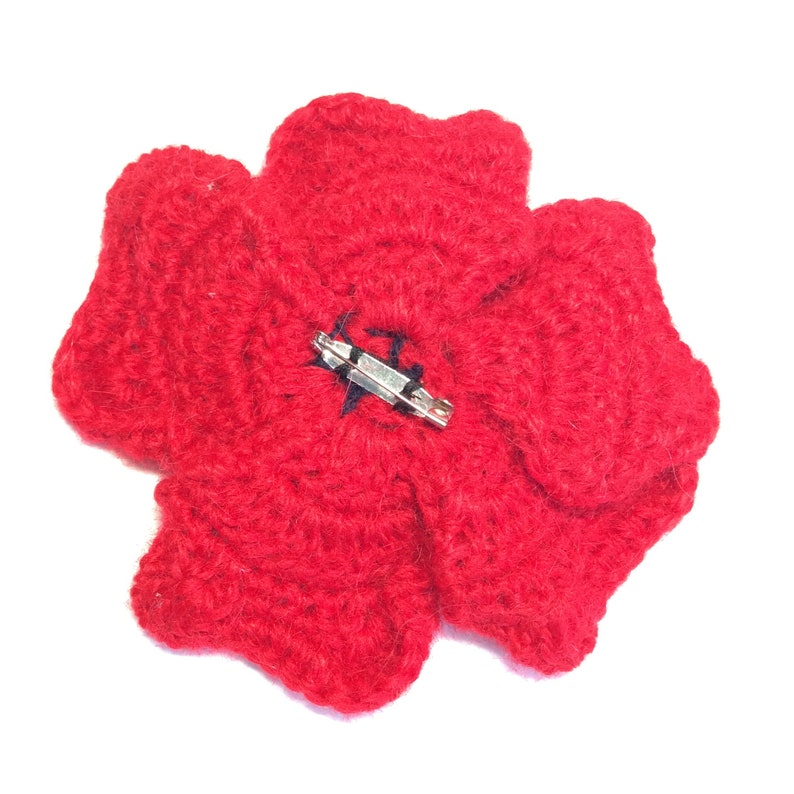 Knitted brooch red knitted flowers poppy handmade from hypoallergenic in boho style red bridesmaid gift wedding mothers day gift graduation