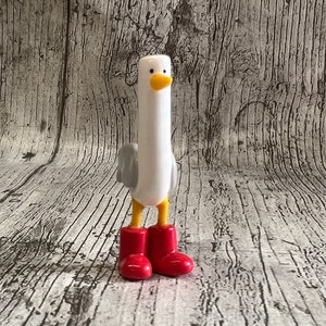 GAVIOTA DÍA LLUVIOSA: gaviota de arcilla hecha a mano con botas de agua rojas, regalo para amigos/seres queridos.