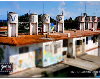 Photo of Viva Cuba sign in Havana, Cuba, by Pulitzer Prize-winning photographer