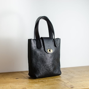 Handmade Black Italian Leather Bag: Everyday Essentials Handbag