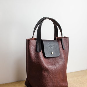 Handgefertigte Ledertasche, Lederhandtasche, Burgunder Leder Hobo Tasche, handgefertigt in Großbritannien,