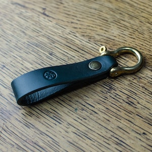 Leather Keyring - Leather Keychain - Personalised Leather Key Ring - Personalised Gift -  Leather Keyring - Handmade in Britain.