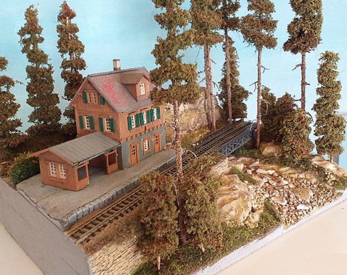 model train layout diorama scale N 1/160 on base 42 x 30 cms (16.5 x 11.8 inches)