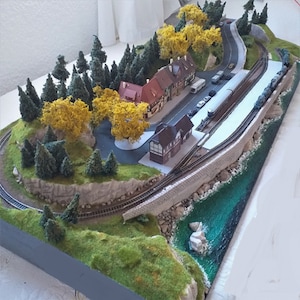 Portable scenic forest hill model railroad layout diorama scale N 1:160