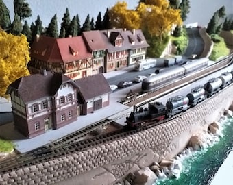 Portable scenic forest hill model railroad layout diorama scale N 1:160