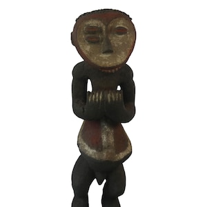 Mambila-Statuette – Stammesskulptur aus Holz und Kaolinpigmenten | Afrikanische Kunst aus Nigeria