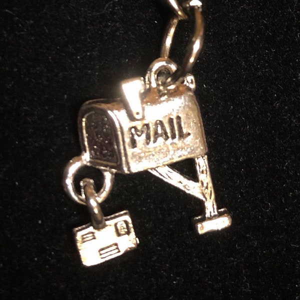 Mailbox with Dangling Letter Keychain