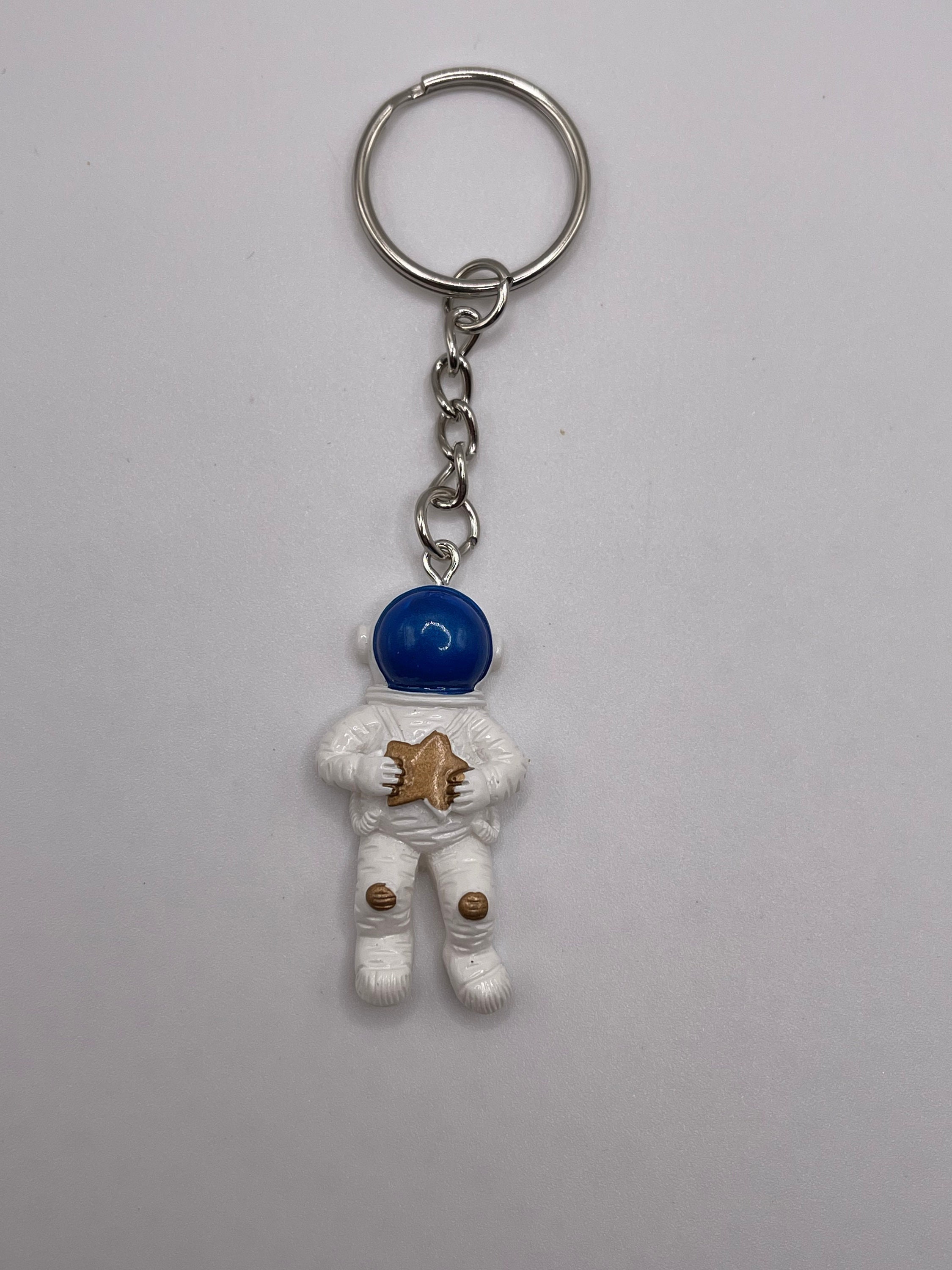 Amosfun 1Pc astronaut pendant astronaut party gifts car keychain spaceman  ornament handbag charm handbag keychain astronaut keychain astronaut  keyring