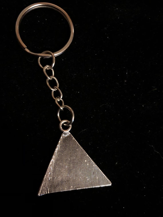 Egyptian Pyramid Keychians Vintage Egyptian Souvenir Keyrings Egyptian Pyramid Key rings Lucite Embedded Egyptian Keychains