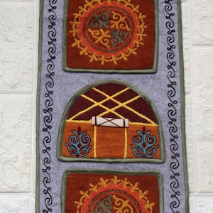 Vintage Kyrgyz Felt Wall Hanging Yurt Pattern Handcraft Traditional Motif folk Art Home Decor.