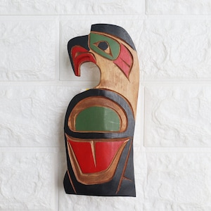 Vintage Holz geschnitzte Adler Wandbehang Figur signiert George Matilpi. Kwakiutl Nation Wandrelief. Native Artist Stammeskunst.