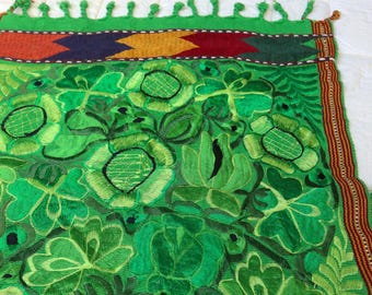 ヴィンテージモン族の布刺繍：アジアの民芸品タペストリー壁掛け