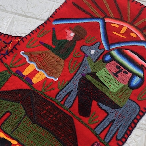 Tapisserie d&#39;art populaire péruvienne vintage : tenture murale brodée des îles Uros